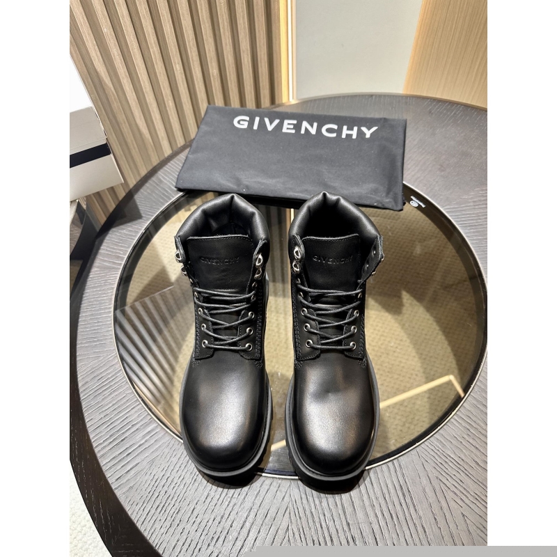 l**is V*t*n boots